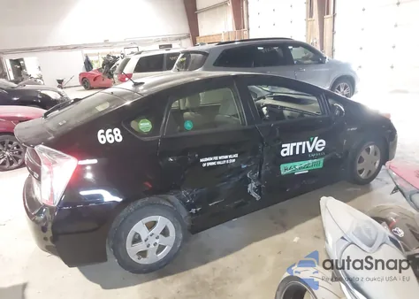 2015 Toyota Prius z USA, uszkodzony, nr VIN JTDKN3DU4F0429904